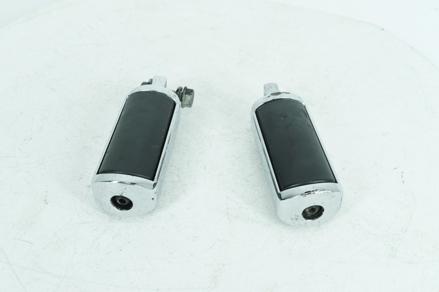 2000 - 2006 Harley-Davidson Softail Deuce Left & Right Step Foot Rest Pegs B07NVXY9VR