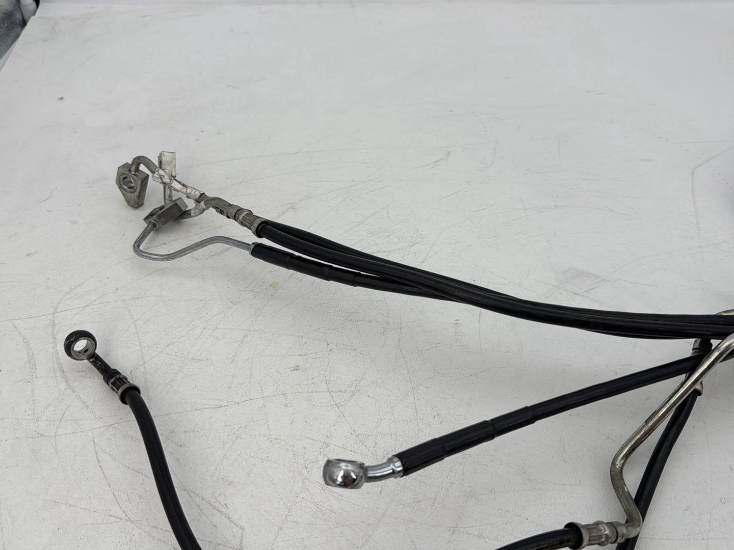 2008 - 2016 Harley-Davidson Touring Electra Glide Ultra Front Brake Hose Line Pipe ABS