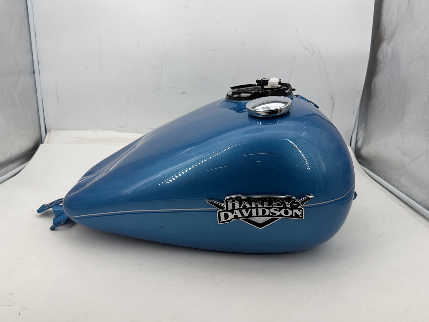 11 Harley Road King Touring Classic Fuel Gas Tank Gasoline Reservoir * DENTED *