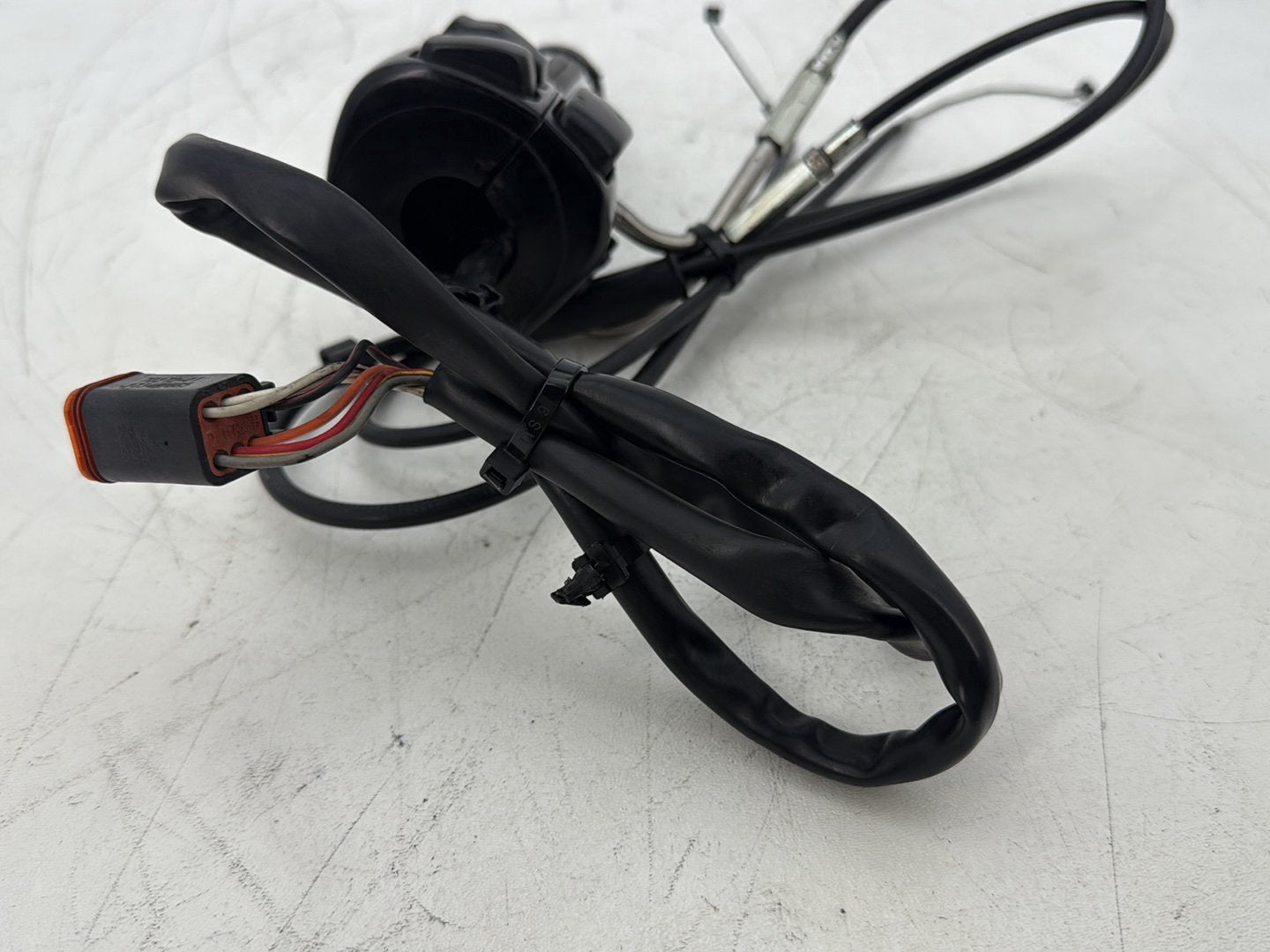 05 Harley Heritage Softail Classic OEM Right Engine Start Kill Switches Controls