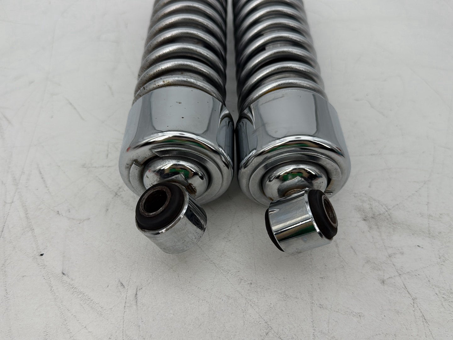 2004 - 2013 Harley-Davidson Sportster 1200 Custom Rear Left Right Shock Absorbers 54568-04