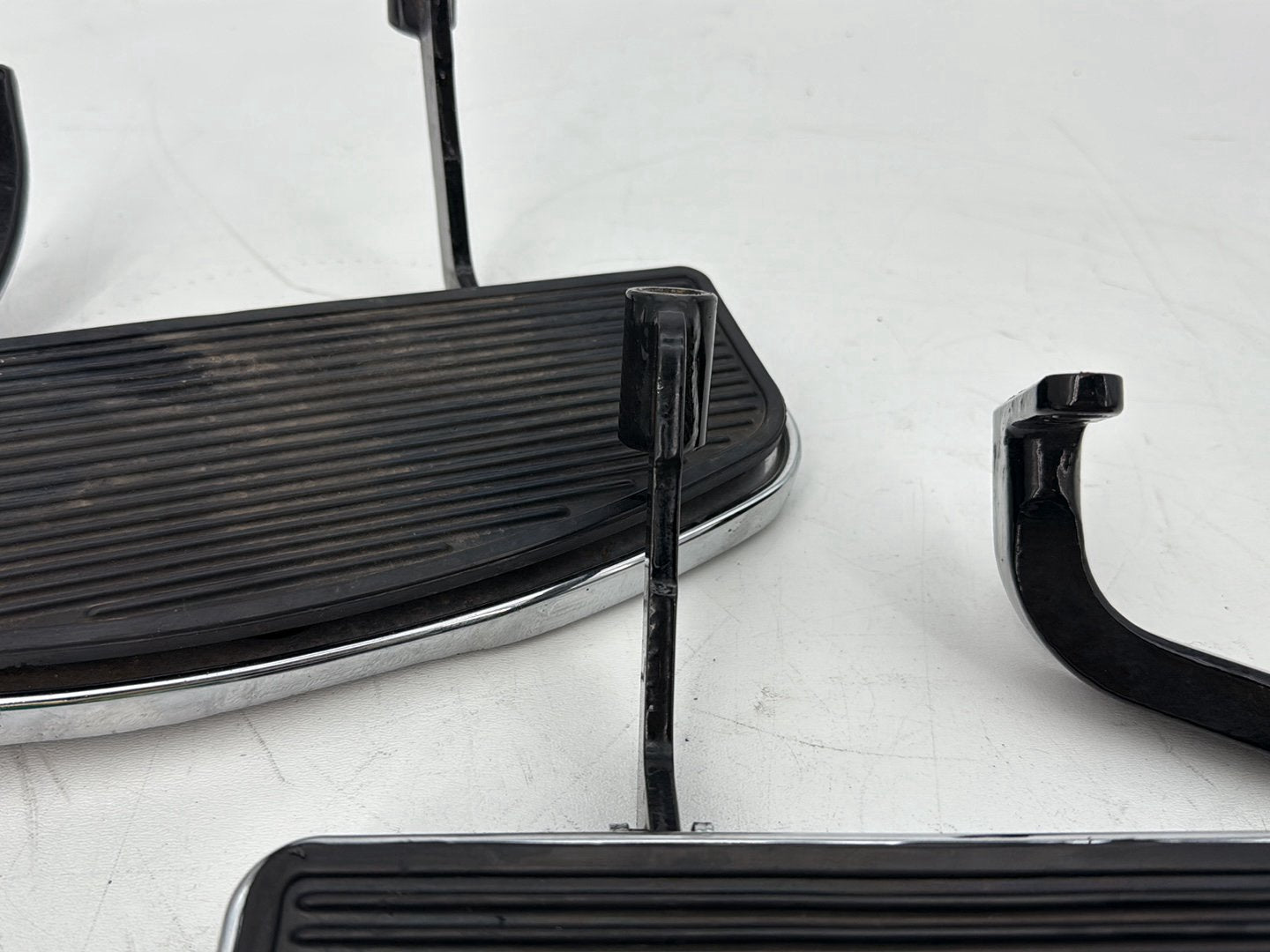 2007 - 2012 Harley-Davidson Touring Electra Glide Ultra Left Right Driver Floorboard Foot Rest 50621-06