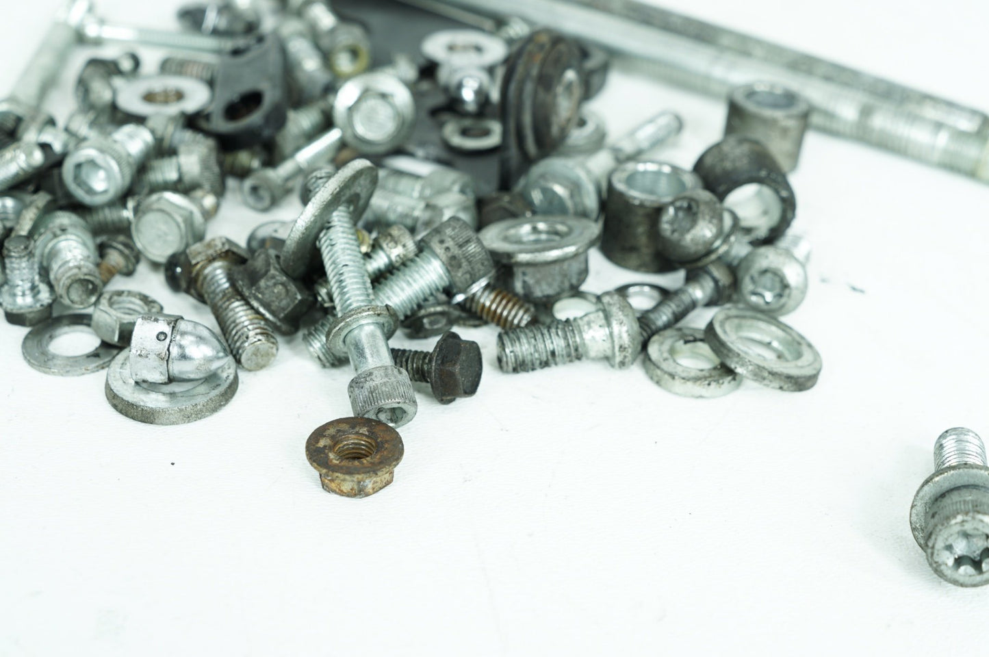 1999 - 2006 Harley-Davidson Softail Deuce Hardware Bolts Nuts & Brackets
