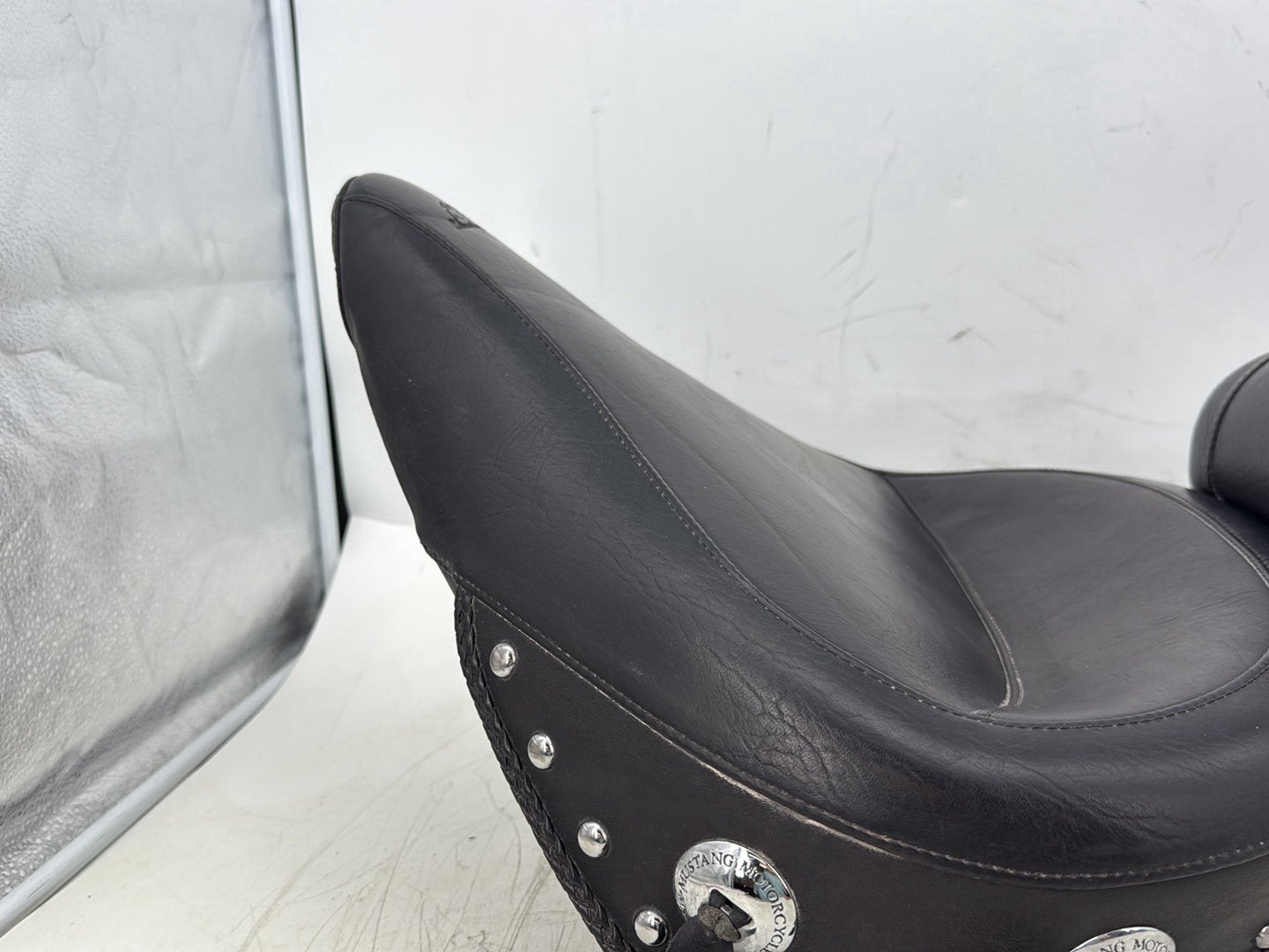 2000 Harley Softail FLSTC Heritage Classic OEM Passenger Rider Driver Seat Saddle