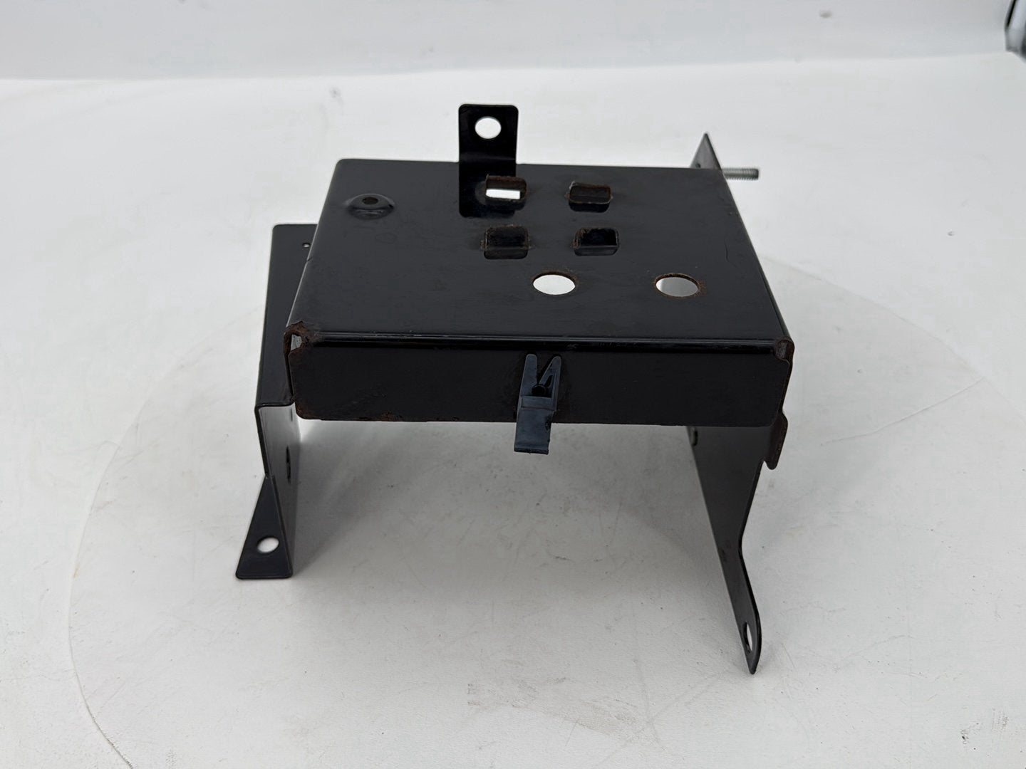 1999 - 2006 Harley-Davidson Touring Electra Glide Battery Tray Bracket Holder Carrier 	66281-02A