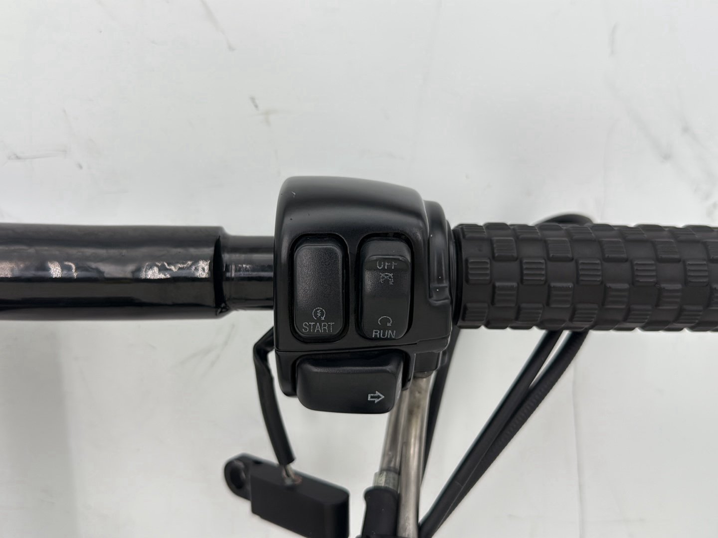 2004 Harley Dyna Super Glide FXDI OEM Handlebars Left Right Switches Controls