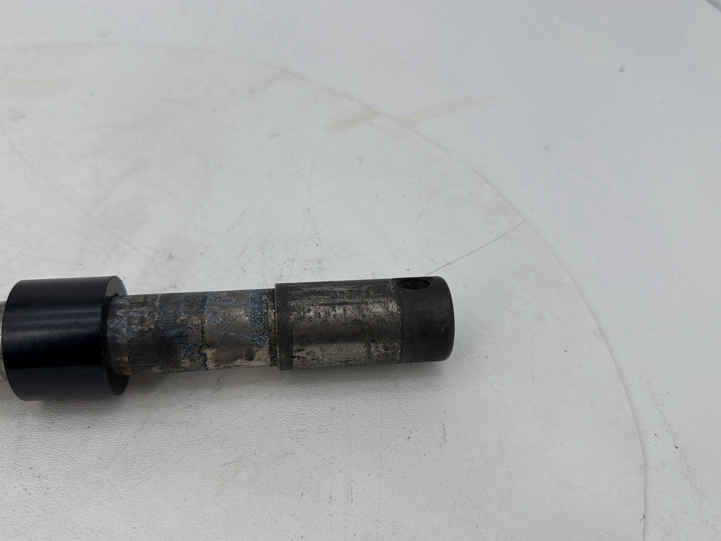 1999 - 2006 Harley-Davidson Touring Electra Glide Front Wheel Axle Bolt Shaft 	43364-00