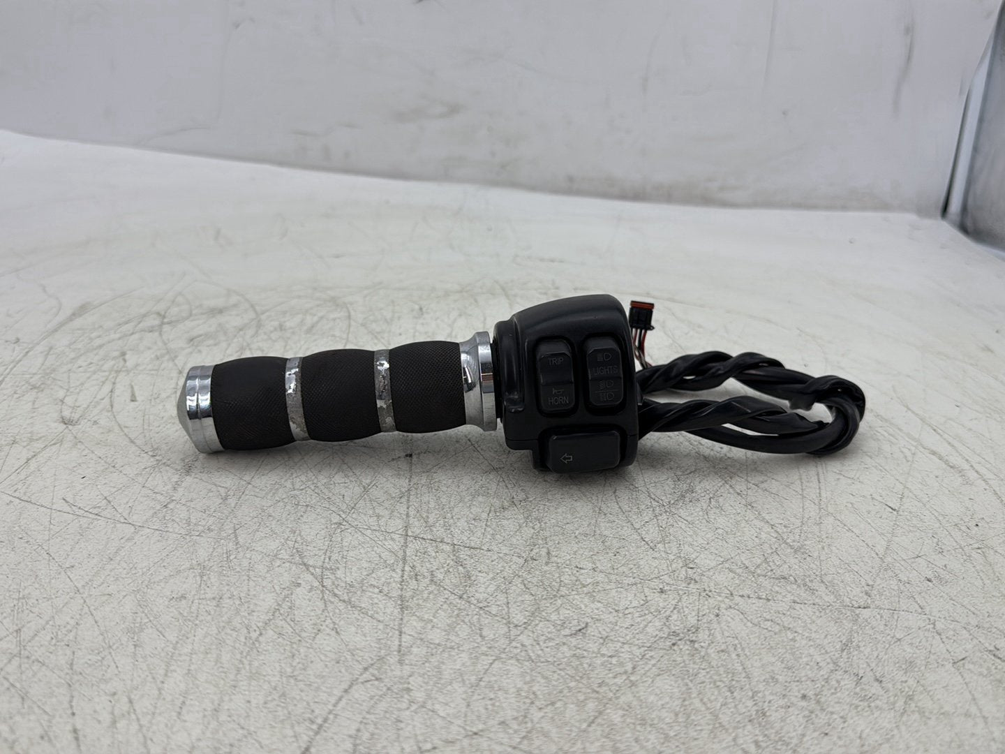 2012 Harley Dyna Super Glide Custom FXDCI OEM Right Engine Start Kill Switches Controls