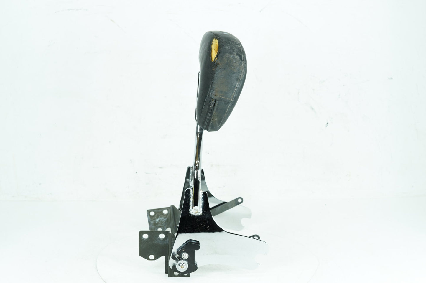 1999 - 2006 Harley-Davidson Touring Road King Classic Rear Sissy Bar w/ Backrest Cushion Pad 52723-06