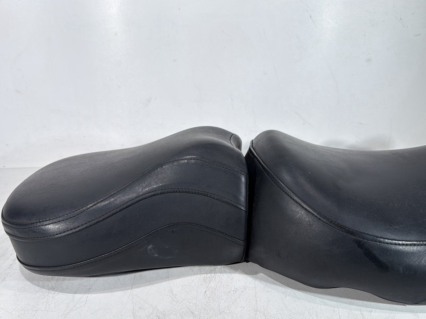 1999 - 2006 Harley-Davidson Touring Road King Police Passenger Rider Driver Seat Saddle 52949-97A