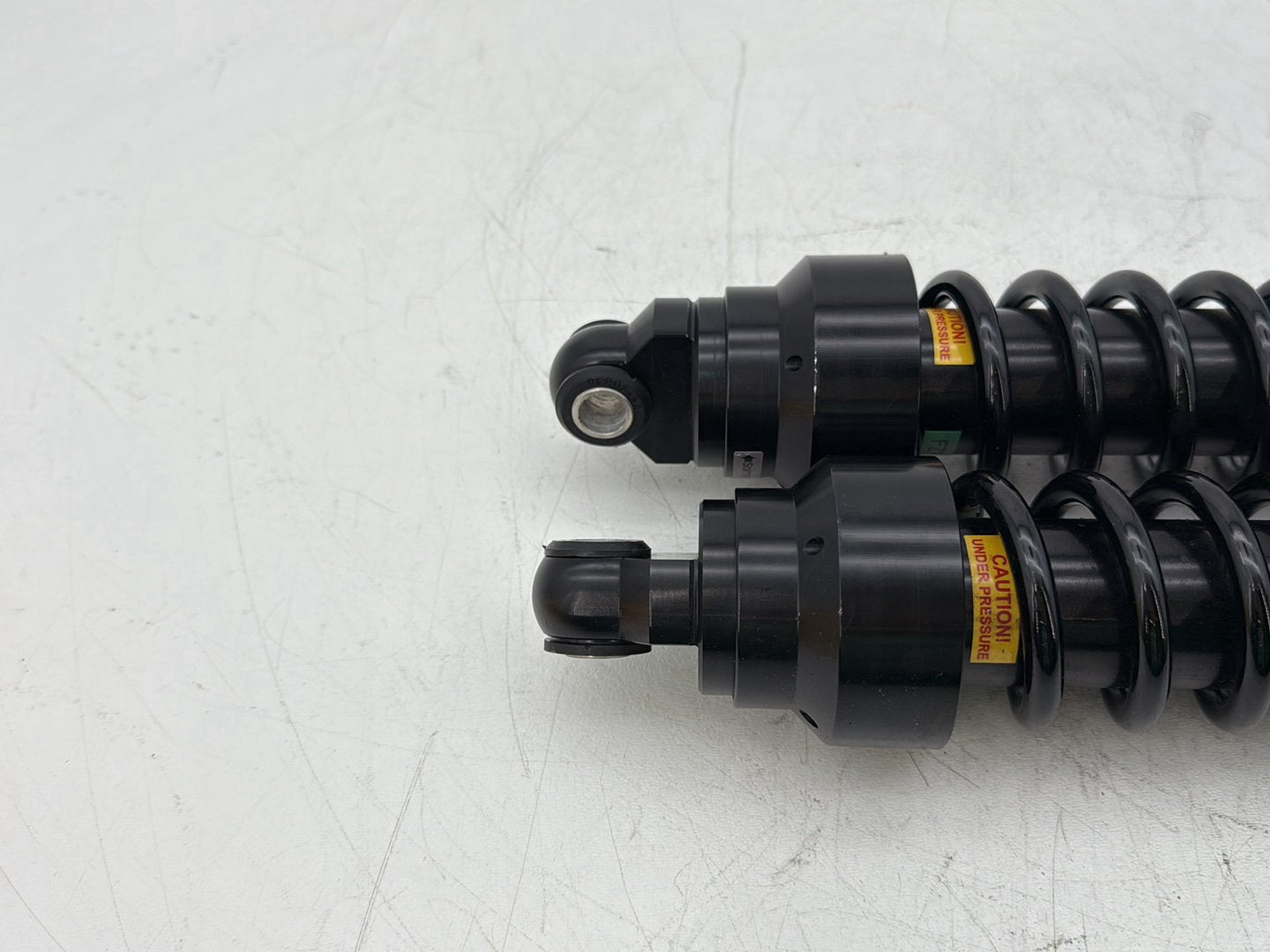 2005 Harley Touring FLHRCI Road King Classic OEM Rear Left Right Shock Absorbers