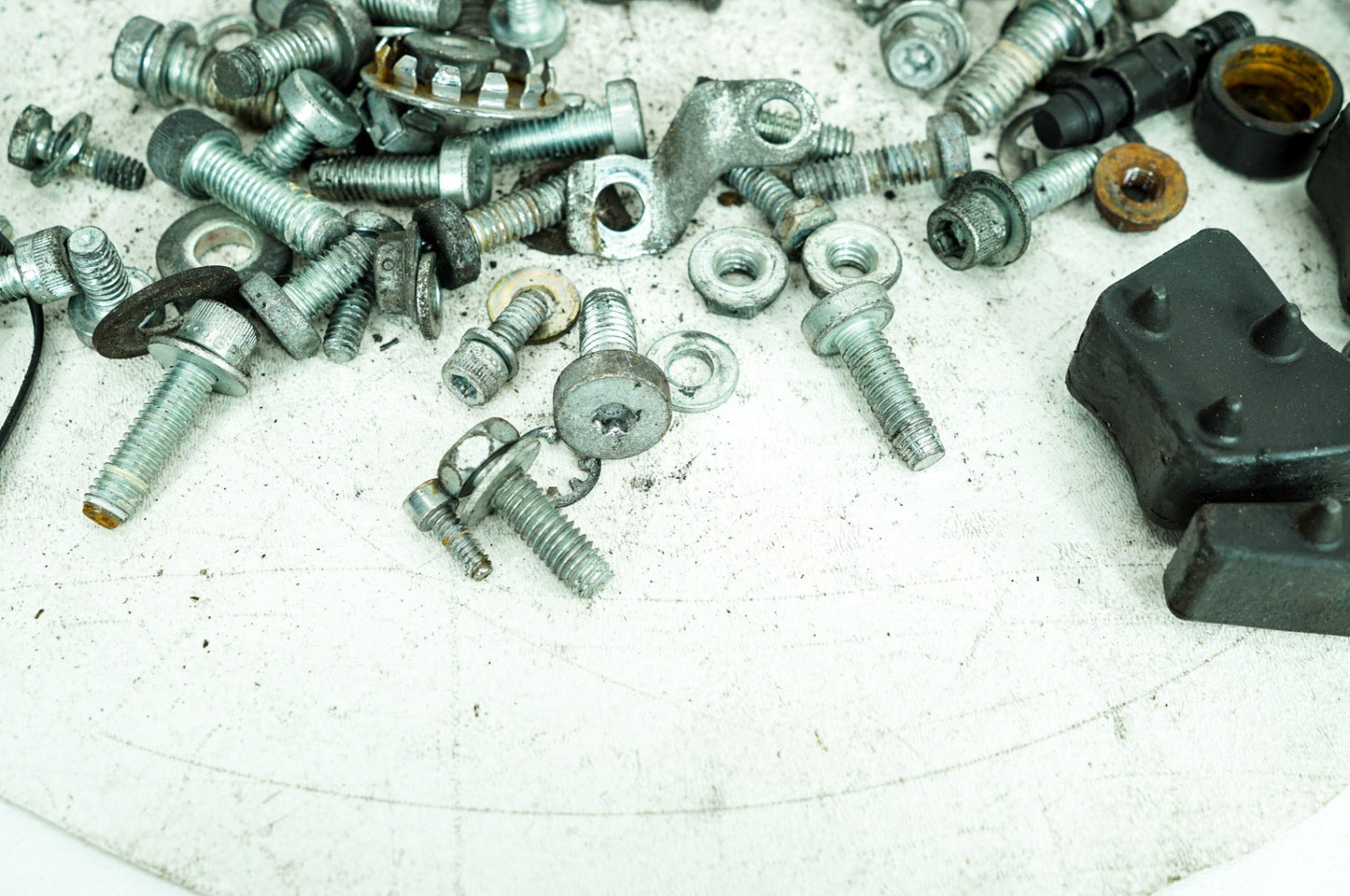 2007 - 2011 Harley-Davidson Touring Street Glide Hardware Bolts Nuts & Brackets 70377-08
