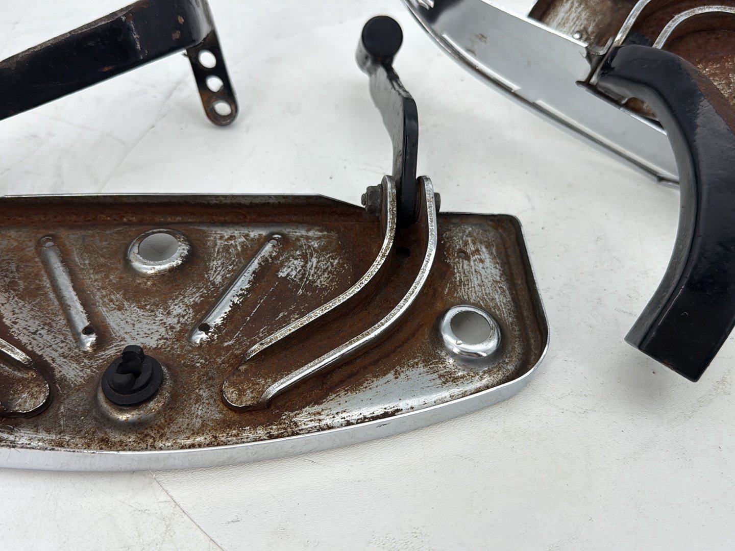 2005 Harley Road Glide Touring FLTRI OEM Left Right Driver Floorboard Foot Rest