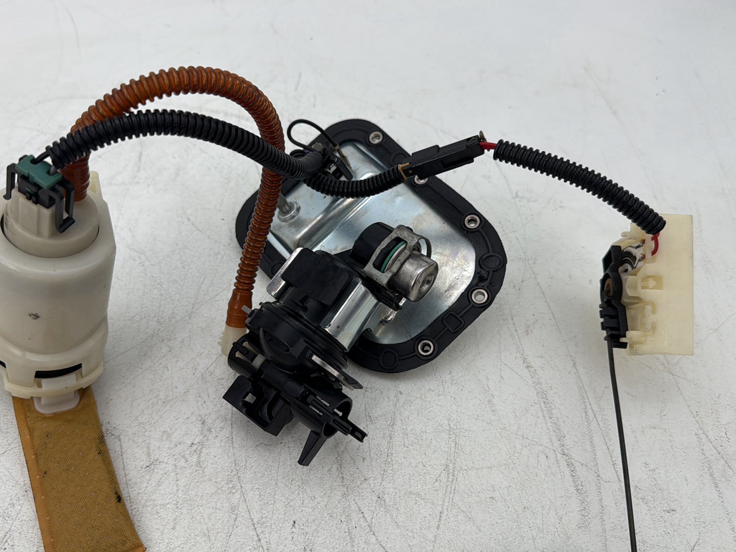 2011 Harley Softail FLSTFB Fat Boy OEM Gas Gasoline Fuel Petrol Pump Sending