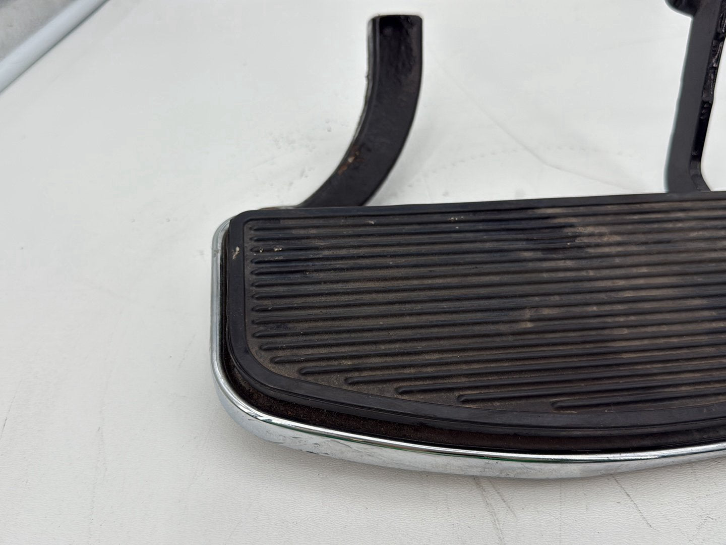 2007 - 2012 Harley-Davidson Touring Electra Glide Ultra Left Right Driver Floorboard Foot Rest 50621-06