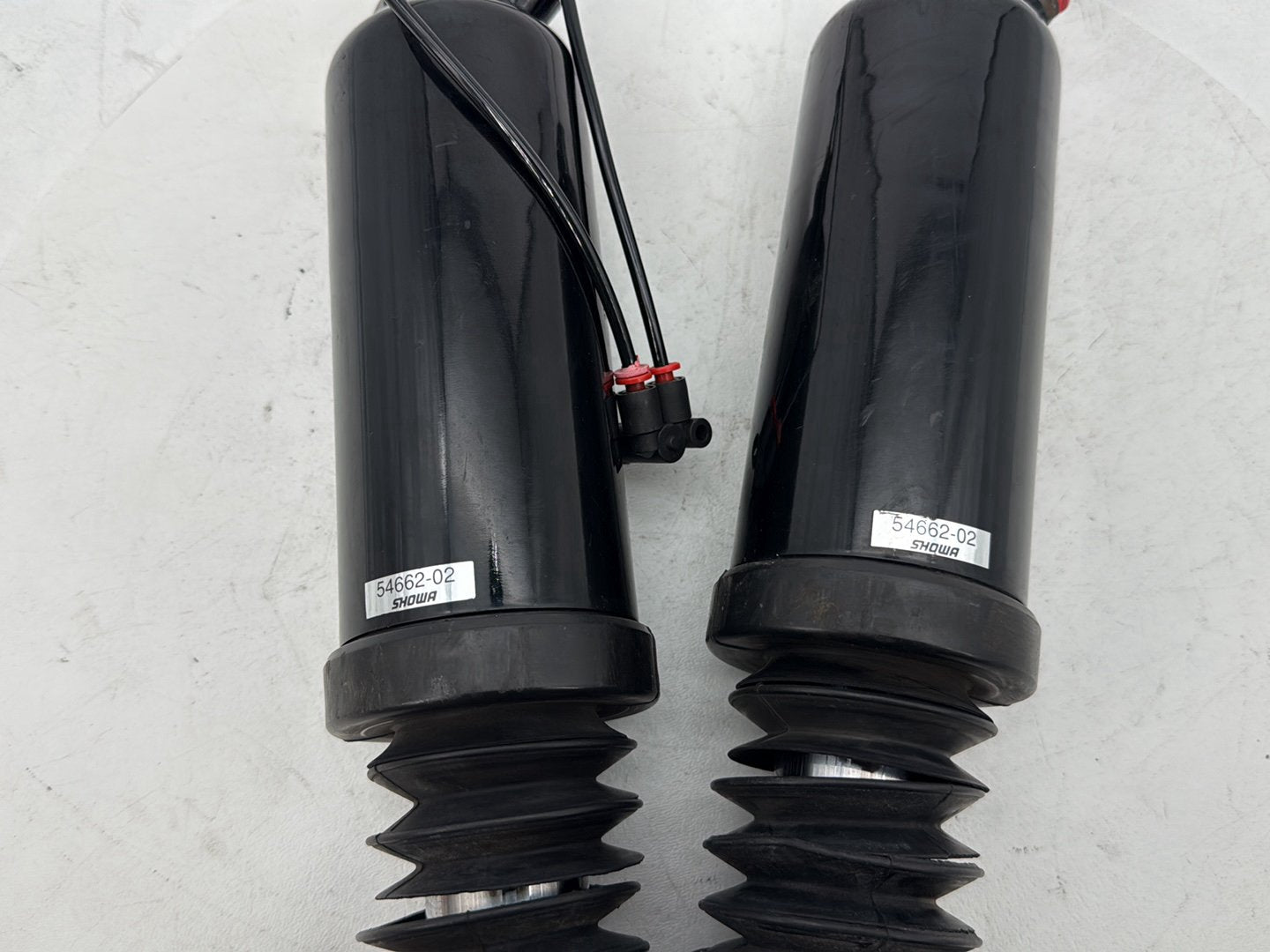 1999 - 2006 Harley-Davidson Touring CVO Screamin Eagle Road King Rear Left Right Shock Absorbers 54565-97C