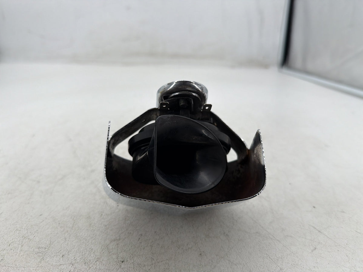 2005 Harley Dyna Super Glide Custom FXDC OEM Horn Signal Klaxon Chrome Cover