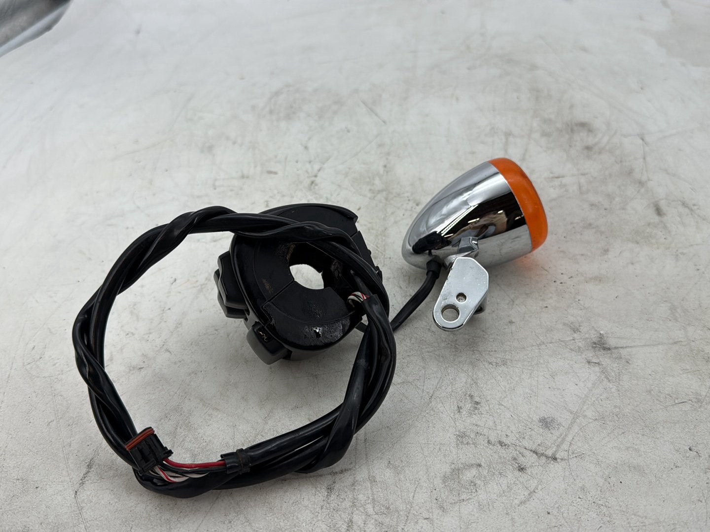 2012 Harley Dyna FXDF Fat Bob OEM Left Turn Signal Headlight Switches Controls