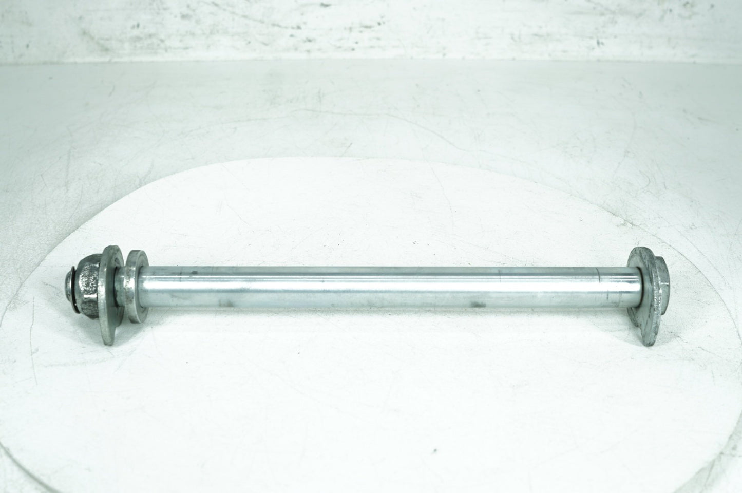 2008 - 2016 Harley-Davidson Touring Electra Glide Ultra Rear Wheel Axle Bolt Shaft 	43000002