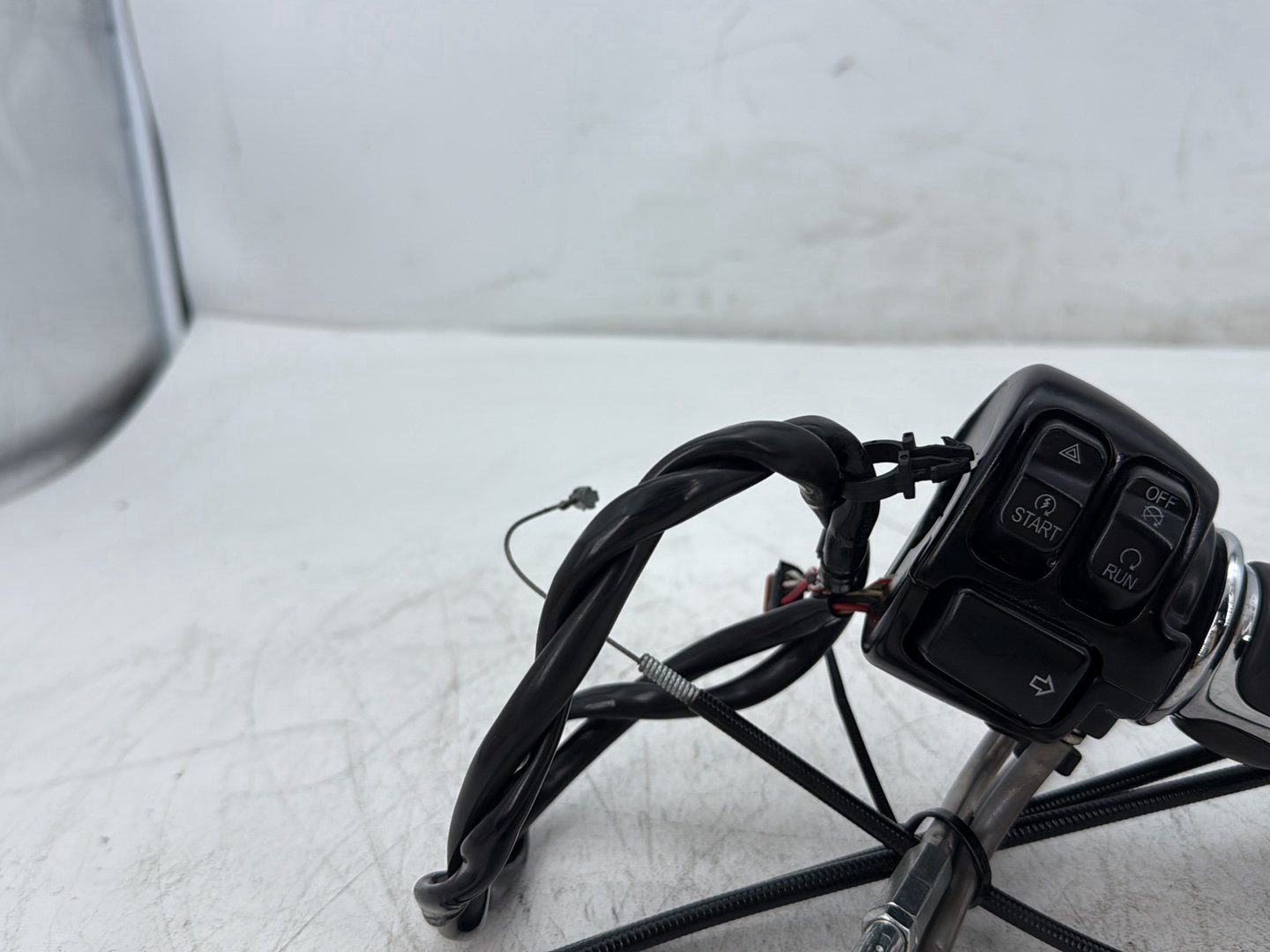 2013 Harley Heritage Softail Classic FLSTC OEM Right Engine Start Kill Switches Controls