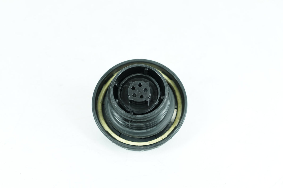 03 Harley Touring FLHTCU Electra Glide Classic OEM Fuel Gas Tank Cap Bushing Hub