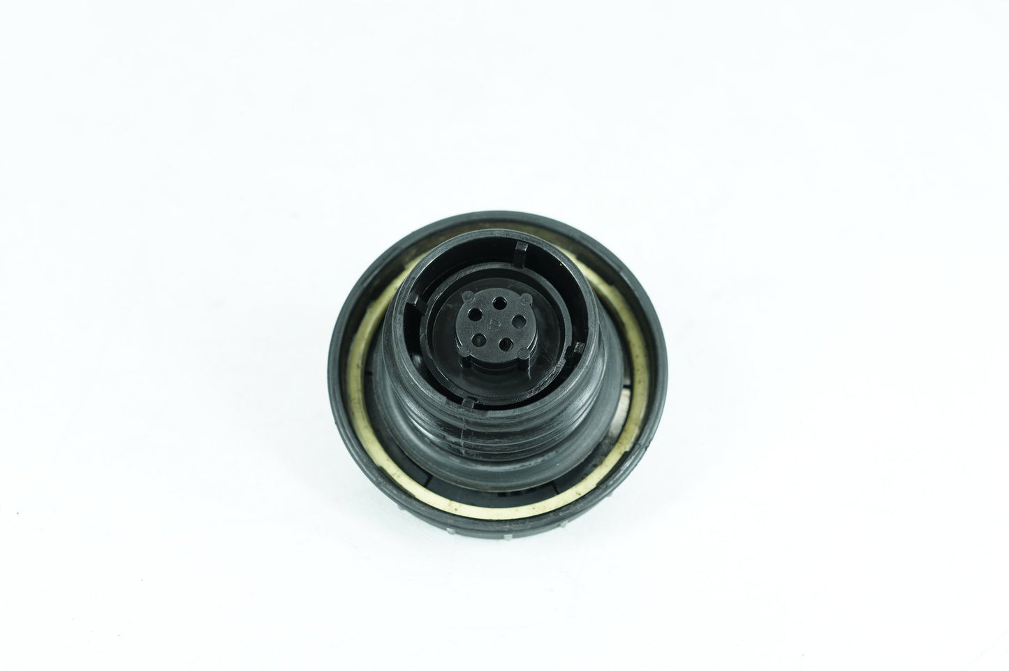 1999 - 2006 Harley-Davidson Touring Electra Glide Classic Fuel Gas Tank Cap Bushing Hub 61274-92