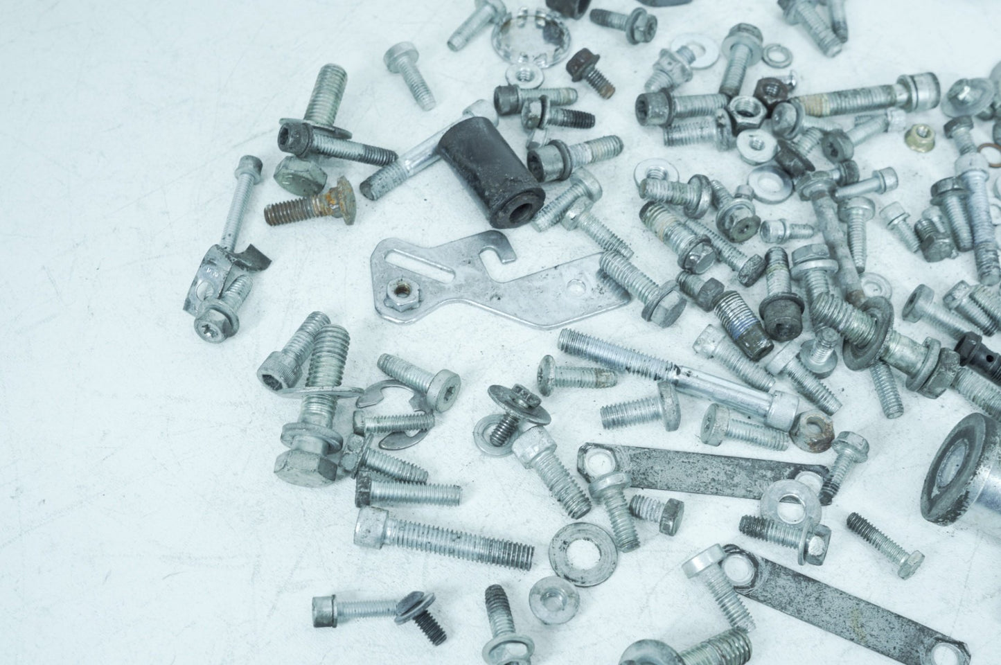 2007 - 2011 Harley-Davidson Touring Electra Ultra Hardware Bolts Nuts & Brackets