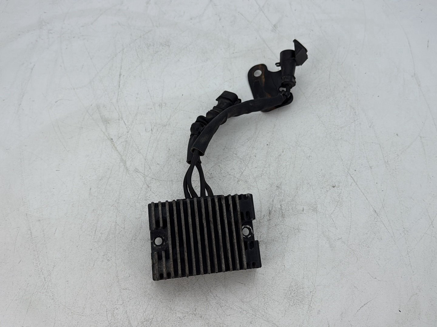 2009 Harley Sportster 883 Low XL883L OEM Voltage Regulator Rectifier