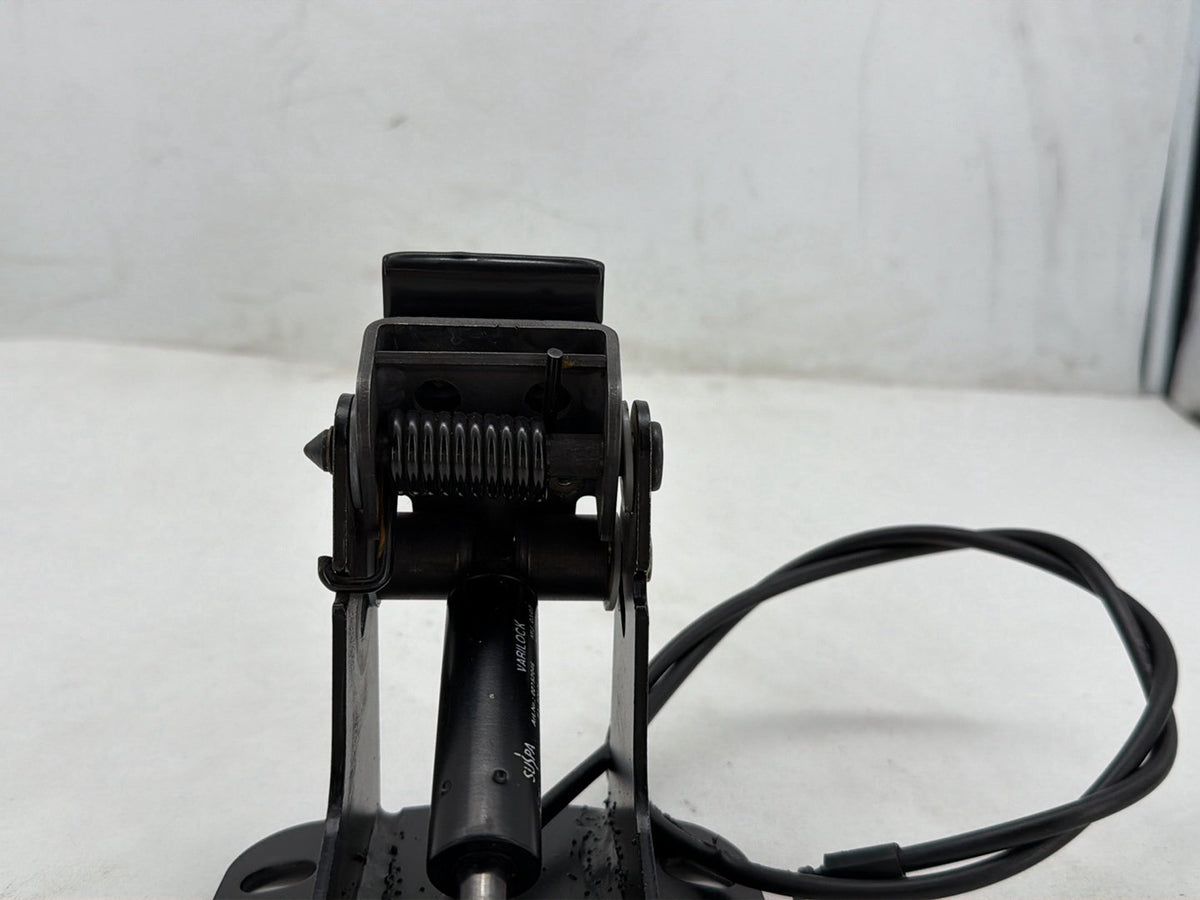 2007 Harley Street Glide Touring FLHX OEM Adjustable Rider Backrest Lift Mount