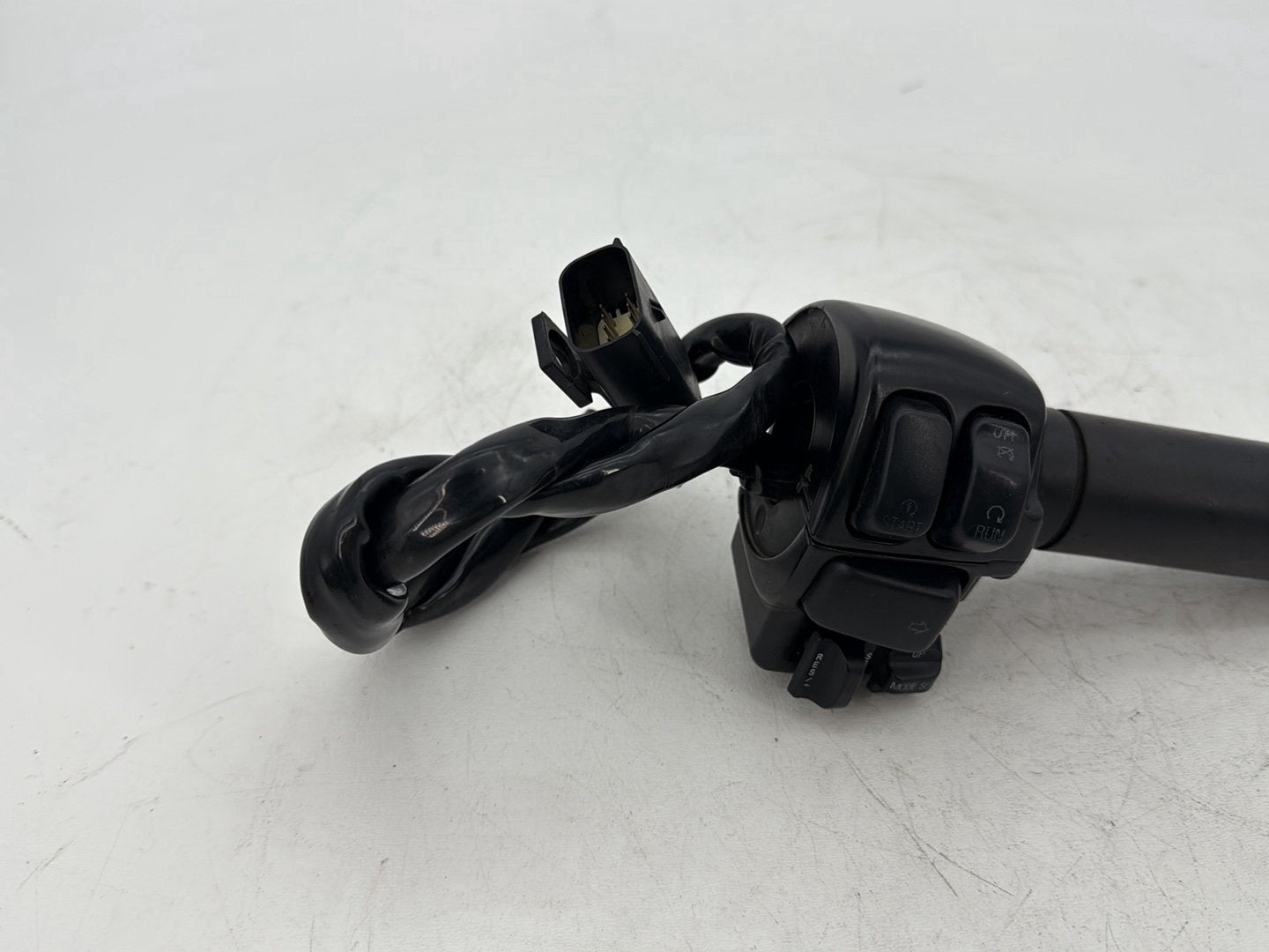 2008 Harley Touring FLHTCU Electra Glide Ultra OEM Right Engine Start Kill Switches Controls