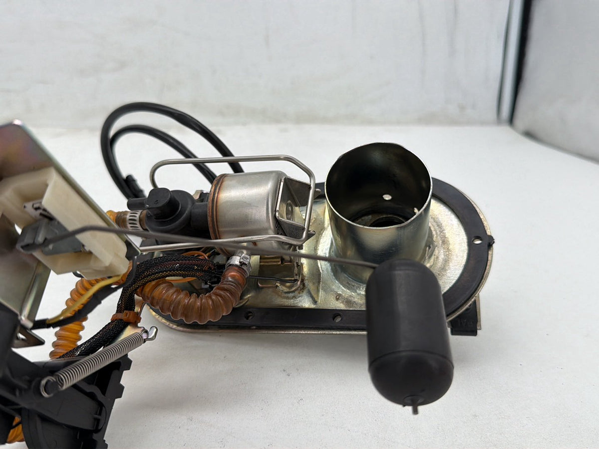 2007 Harley Street Glide Touring FLHX OEM Fuel Pump Gas Gasoline Petrol Sending