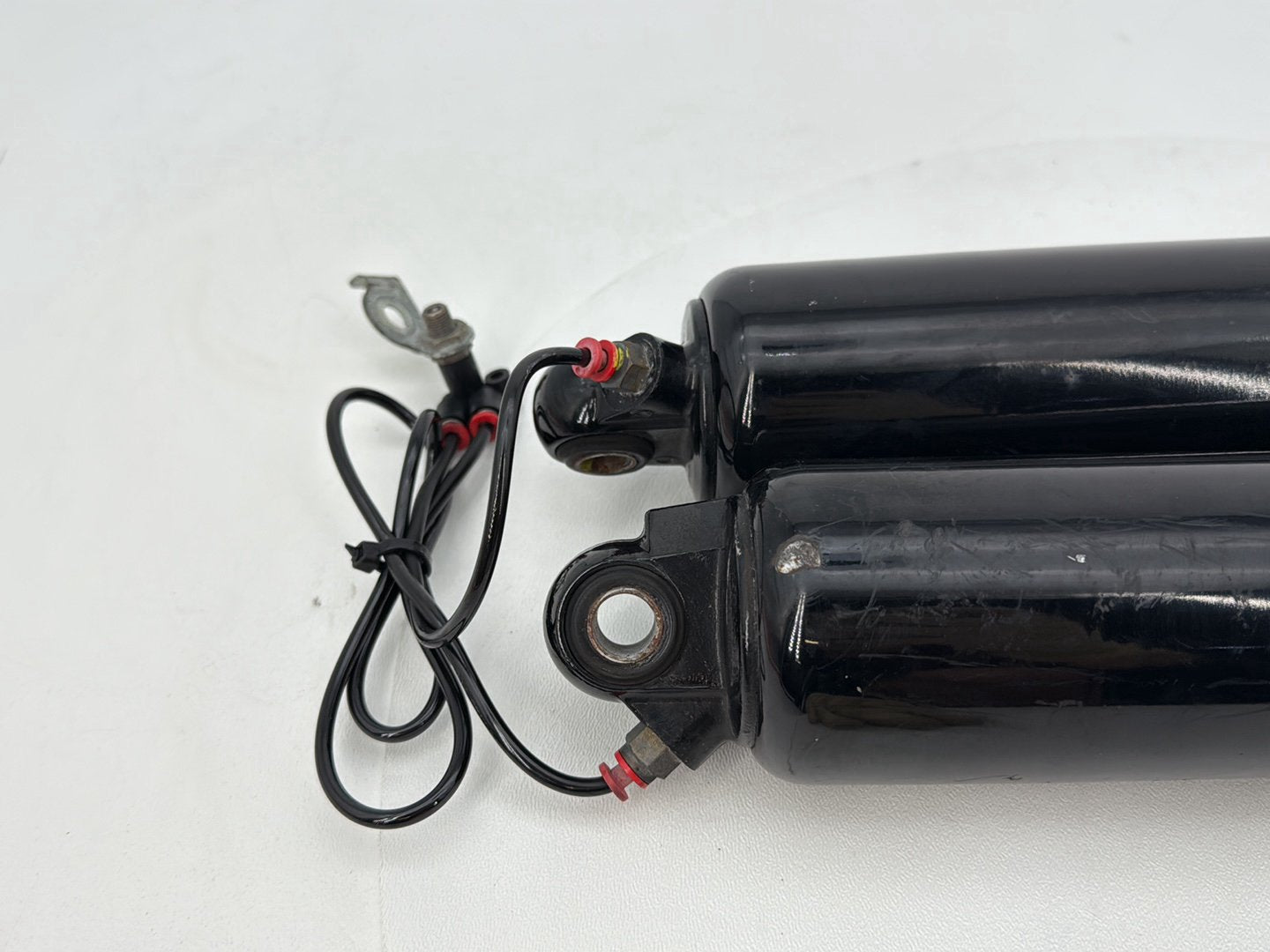 2007 - 2011 Harley-Davidson Touring Street Glide Rear Left Right Shock Absorbers 54662-09