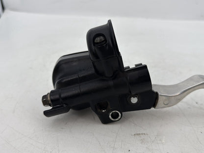 2006 Harley Sportster XL883C 883 Custom OEM Front Right Brake Lever Master Cylinder