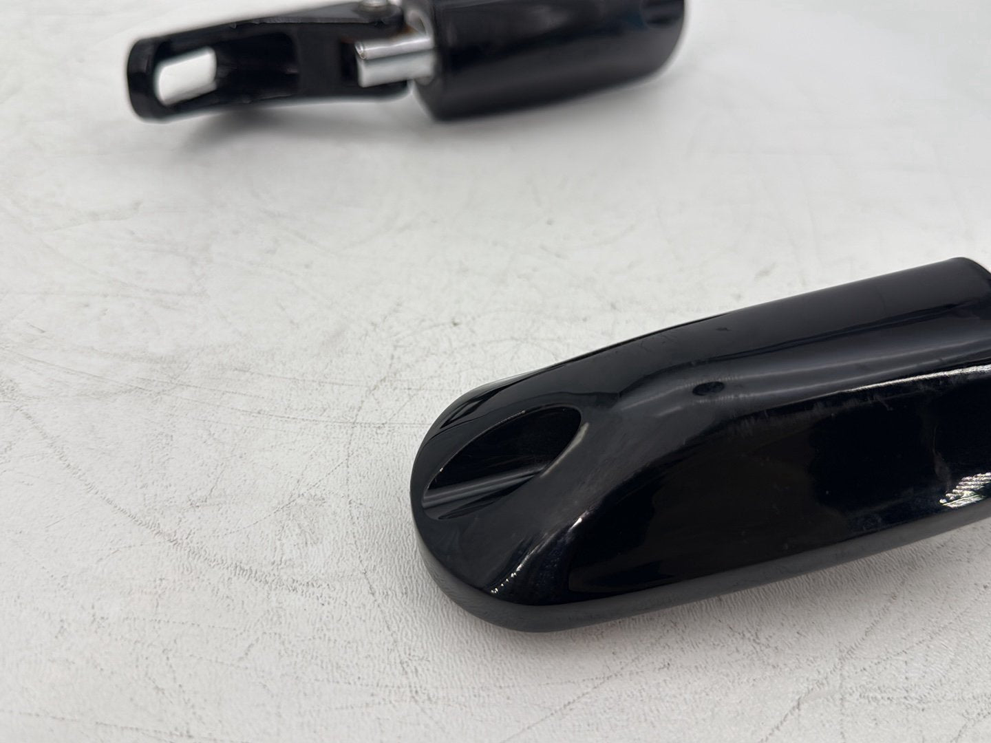 2015 Harley Touring FLHXS Street Glide OEM Passenger Left & Right Foot Pegs
