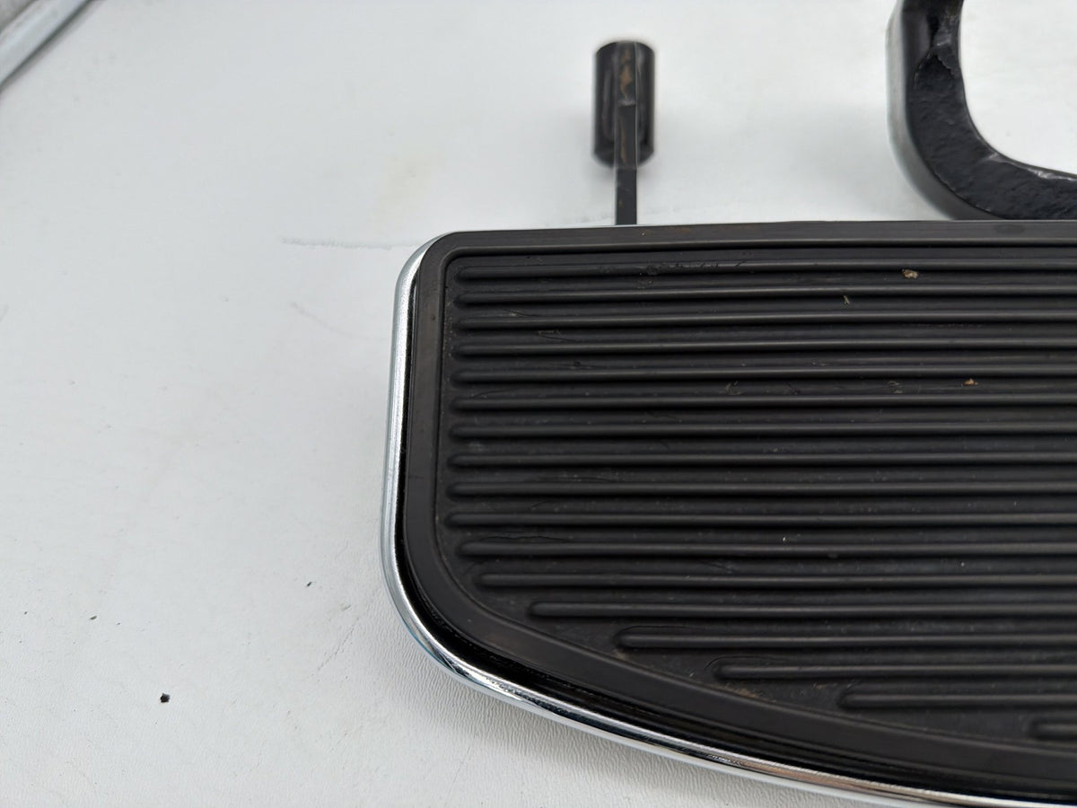 02 Harley Electra Glide Touring FLHT OEM Left Right Driver Floorboard Foot Rest