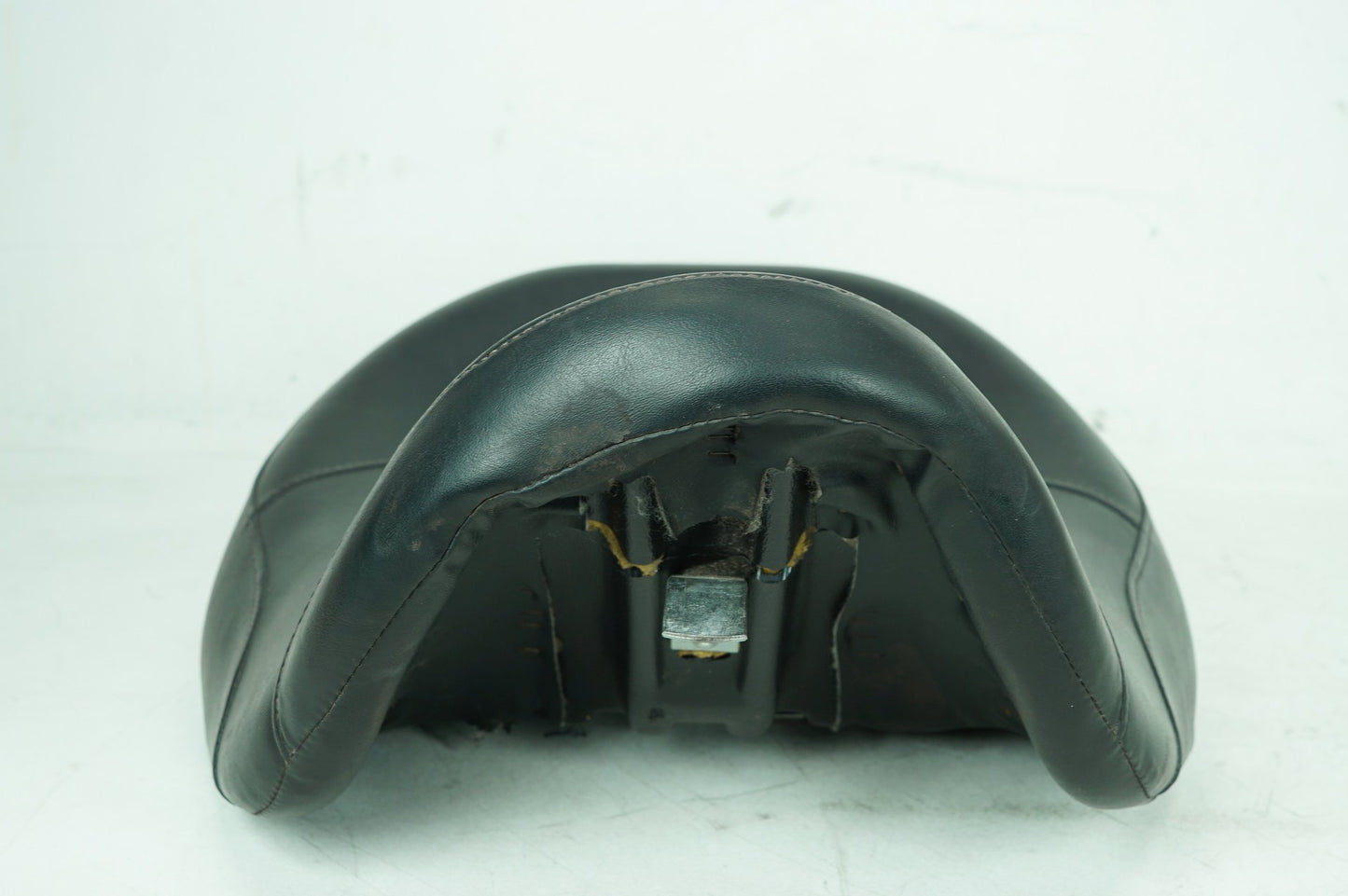 1999 - 2006 Harley-Davidson Touring Road King Police Passenger Rider Driver Seat Saddle 52242-83E