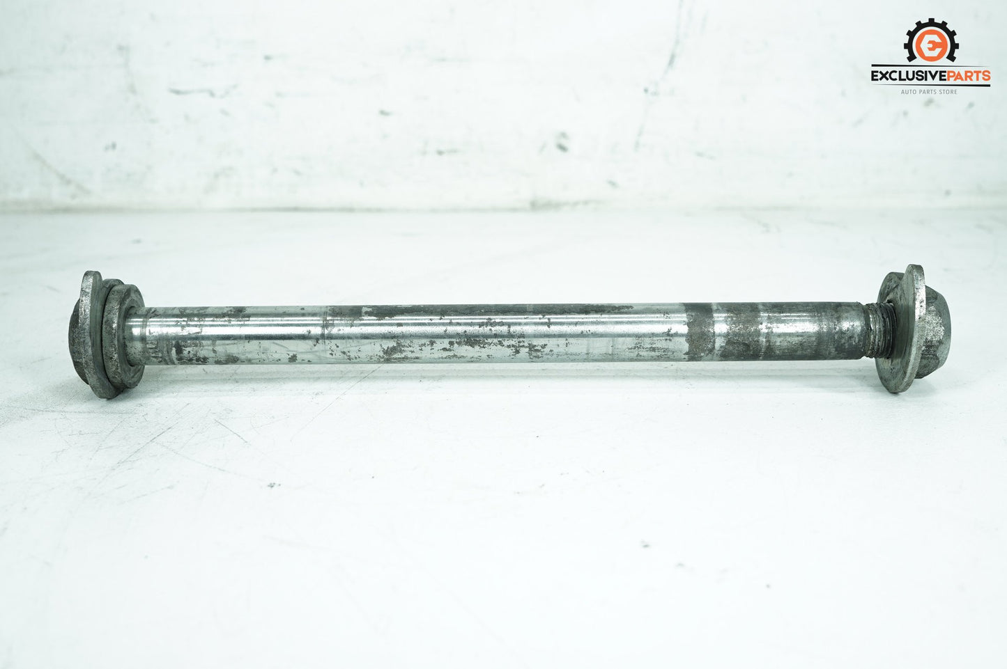2007 - 2013 Harley-Davidson Touring Electra Glide Classic Rear Wheel Axle Bolt Shaft 41056-09