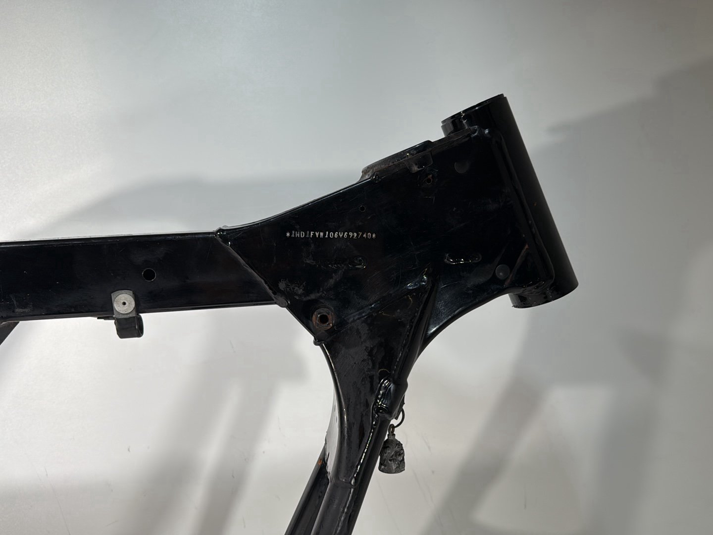 1999 - 2006 Harley-Davidson Touring Electra Glide Body Main Frame Chassis CLN CLR 	47900-02A