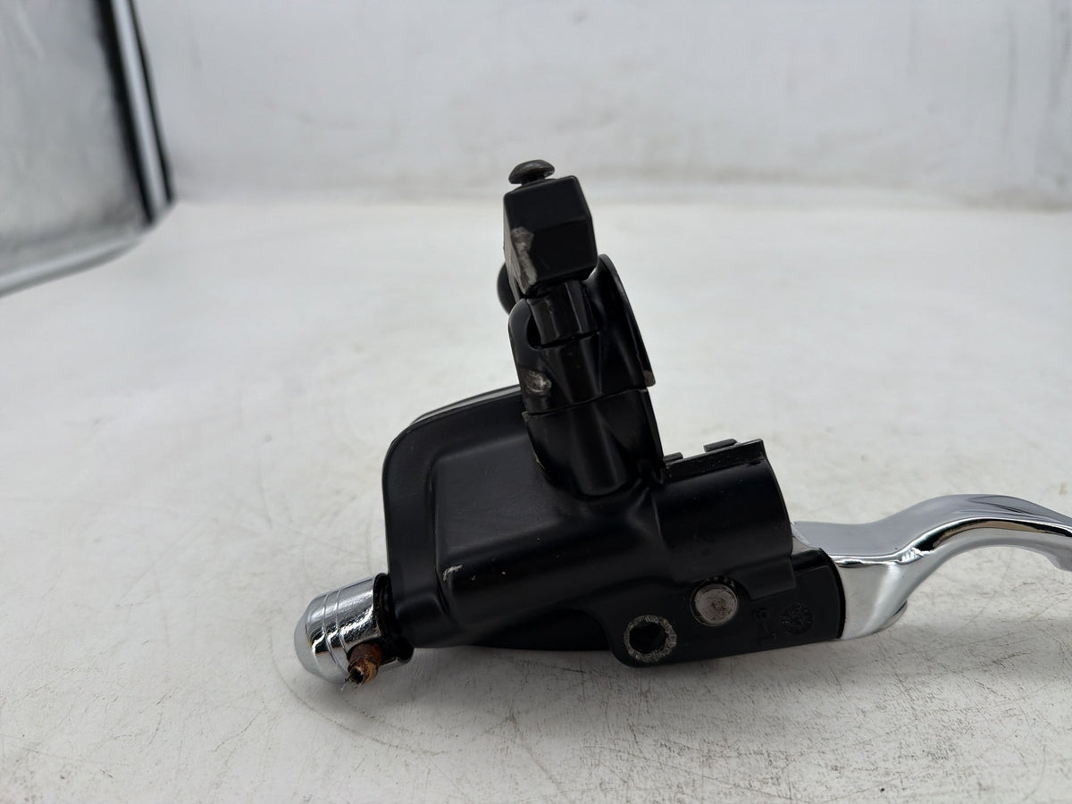 2004 Harley Electra Glide Touring Ultra OEM Front Right Brake Lever Master Cylinder