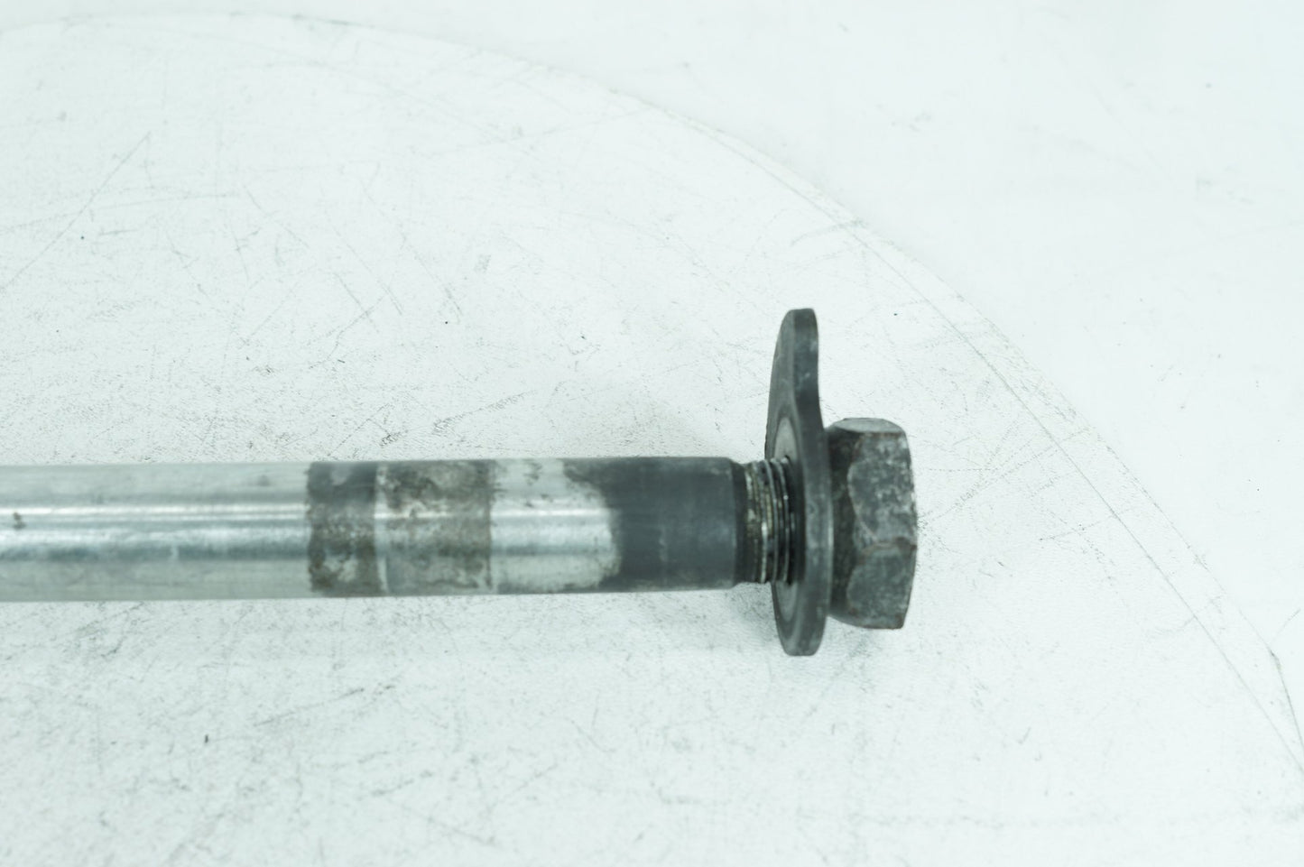 2007 - 2012 Harley-Davidson Touring Electra Glide Ultra Rear Wheel Axle Bolt Shaft 41056-09