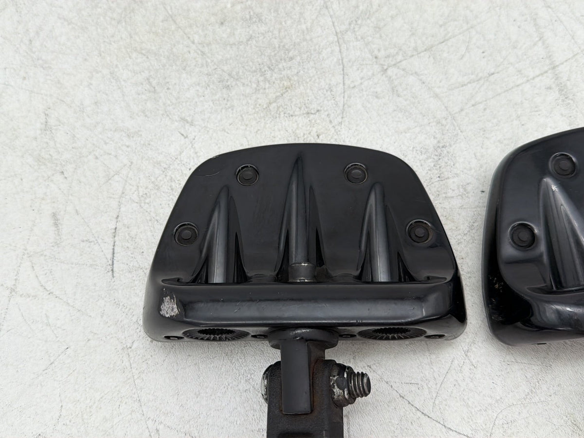 2009 Harley Dyna Street Bob FXDB OEM Passenger Left & Right Foot Pegs