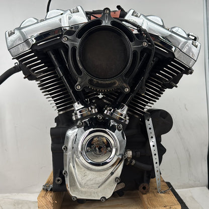 2018 Harley Electra Glide Touring Ultra FLHTCU OEM EFI Milwaukee M8 107 Engine Motor