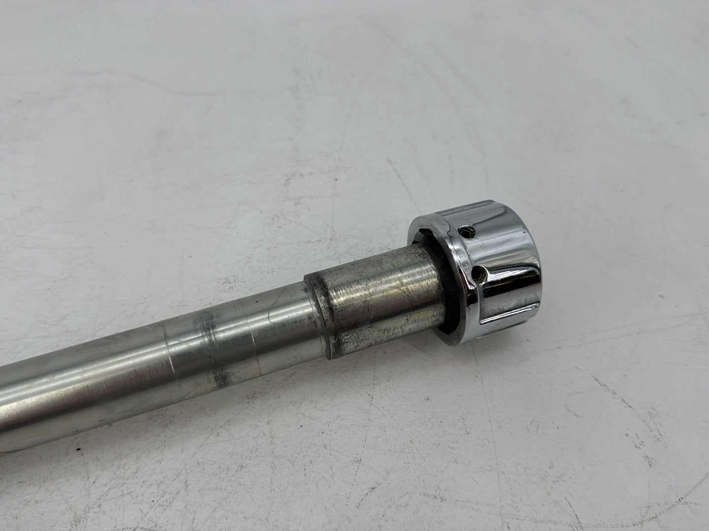 1999 - 2006 Harley-Davidson Touring Road King Classic Front Wheel Axle Bolt Shaft  	43364-00