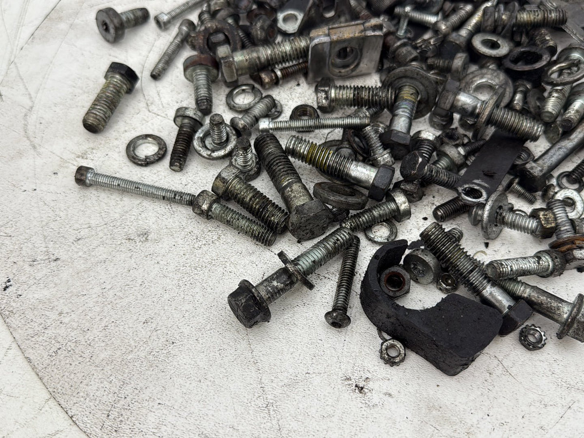 00 Harley Touring FLHTCUI Electra Glide Ultra OEM Hardware Bolts Nuts & Brackets