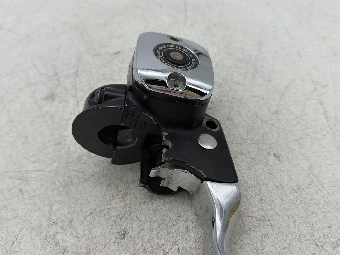1999 Harley Electra Glide Touring FLHT OEM Front Right Brake Lever Master Cylinder