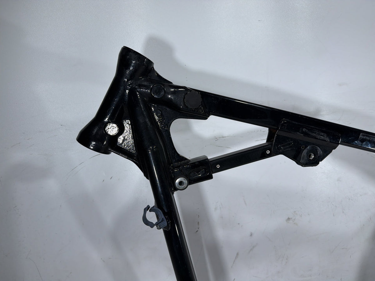 2001 Harley Softail Deuce FXSTD OEM Body Main Frame Chassis SLVG 47008-00C