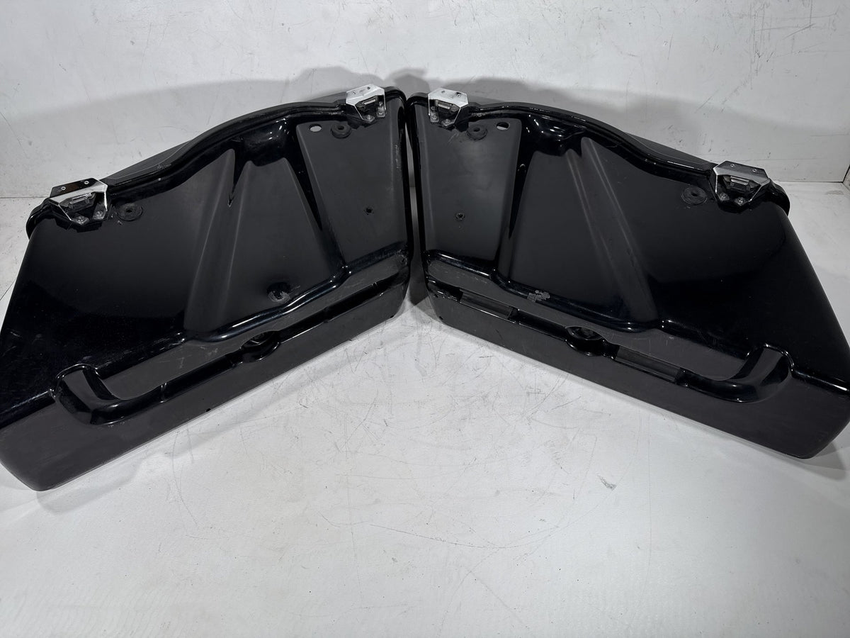 2006 Harley Road King Touring Custom OEM Left Right Saddlebags Luggage NOKey