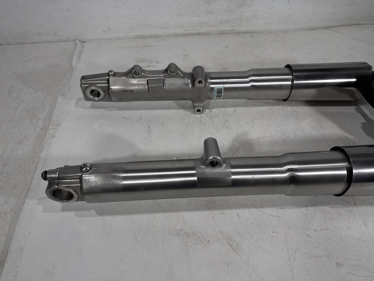 2011 Harley Softail Deluxe OEM Front Triple Tree Set & LH RH Fork Legs Sliders