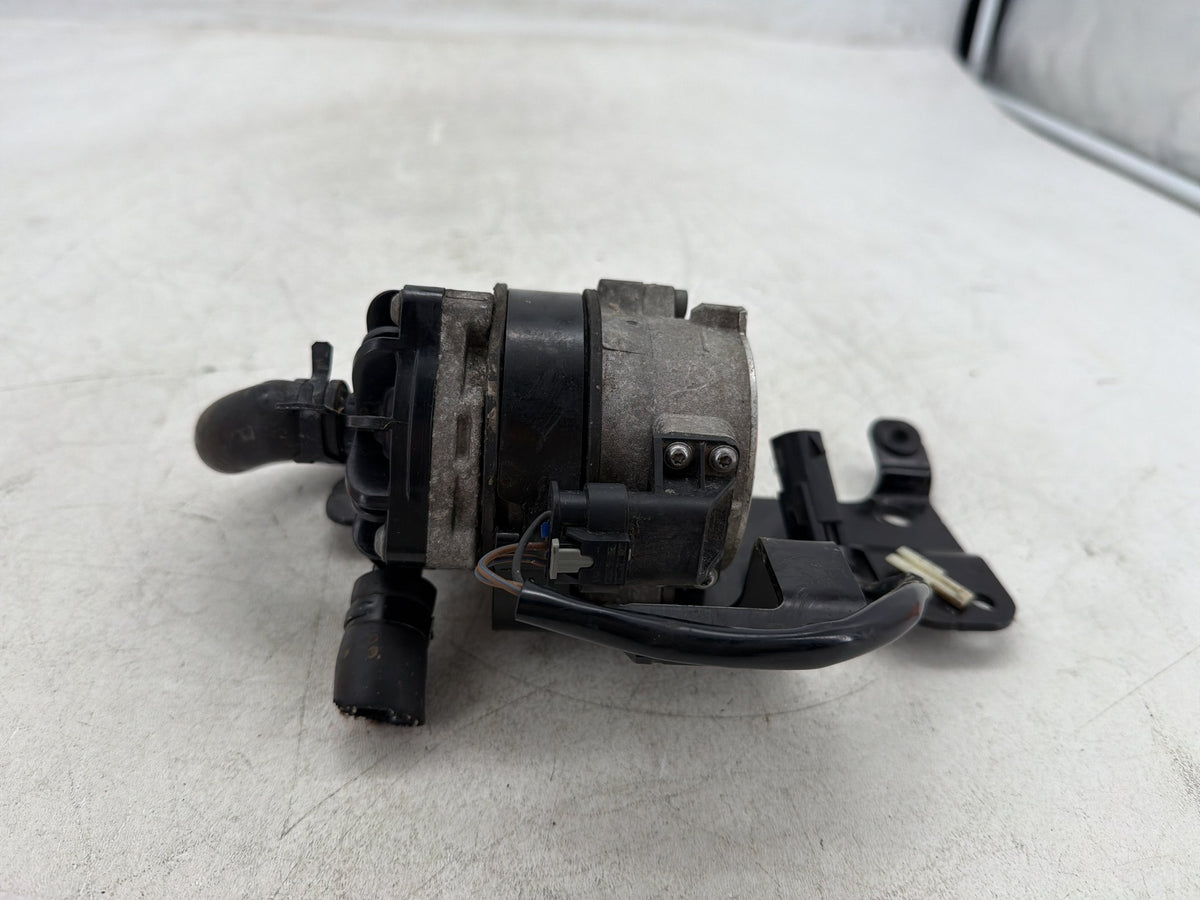 2015 Harley Electra Glide Touring Ultra Engine Coolant Motor Water Pump
