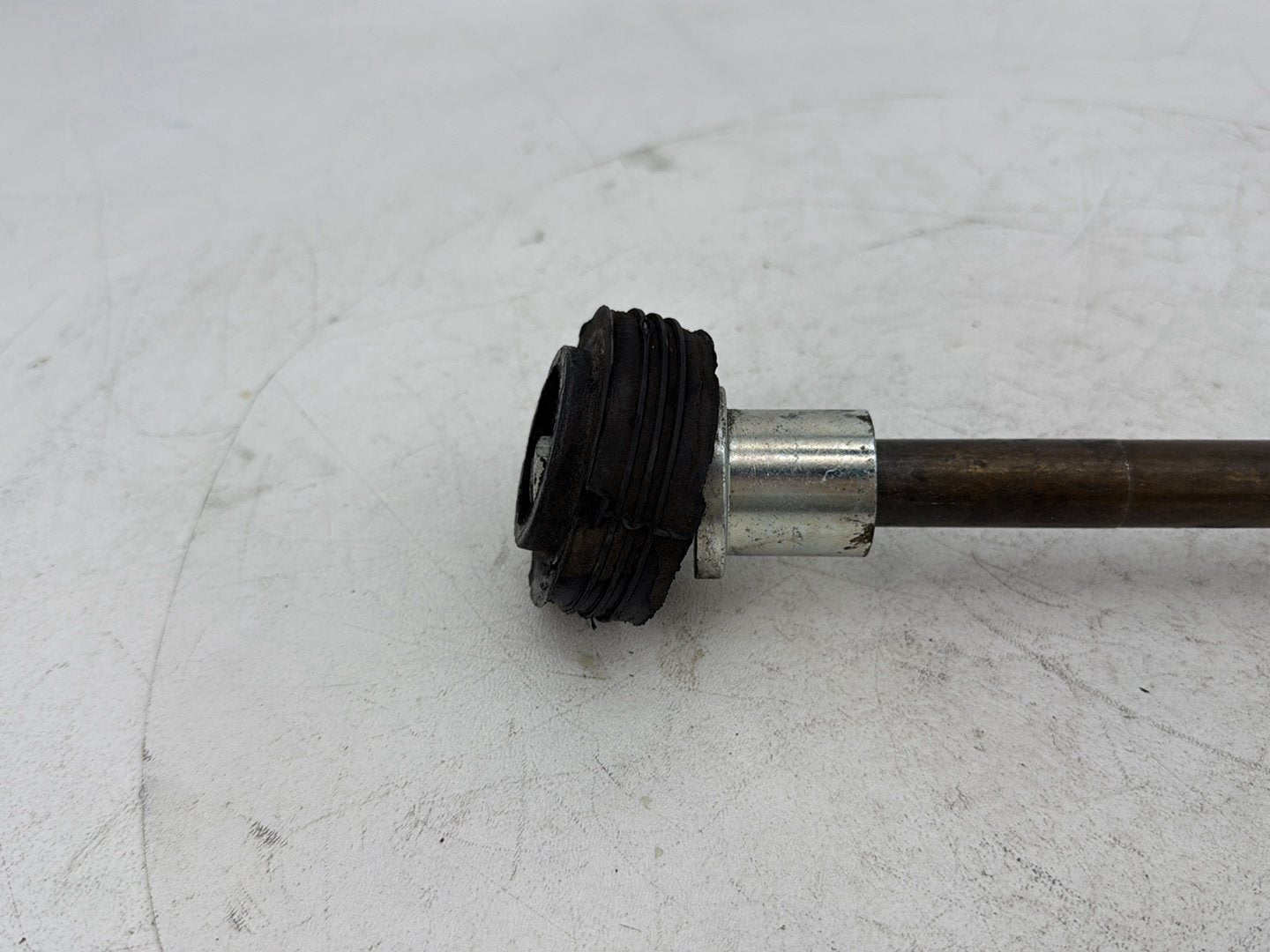 1999 - 2006 Harley-Davidson Touring Electra Glide Ultra Rear Fork Swingarm Pivot Bolt Shaft 47505-02